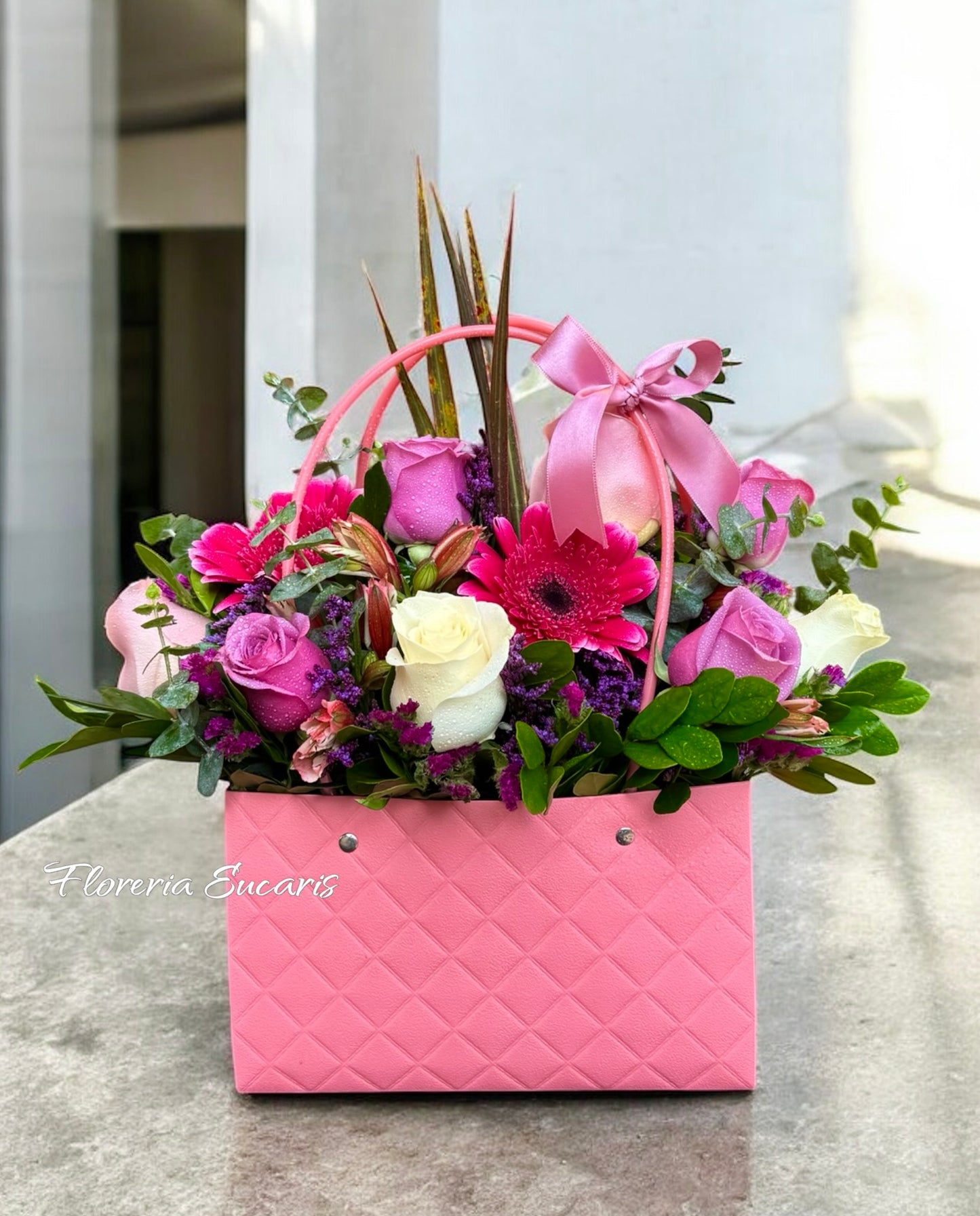 ARREGLO DE ROSAS “ANNA”