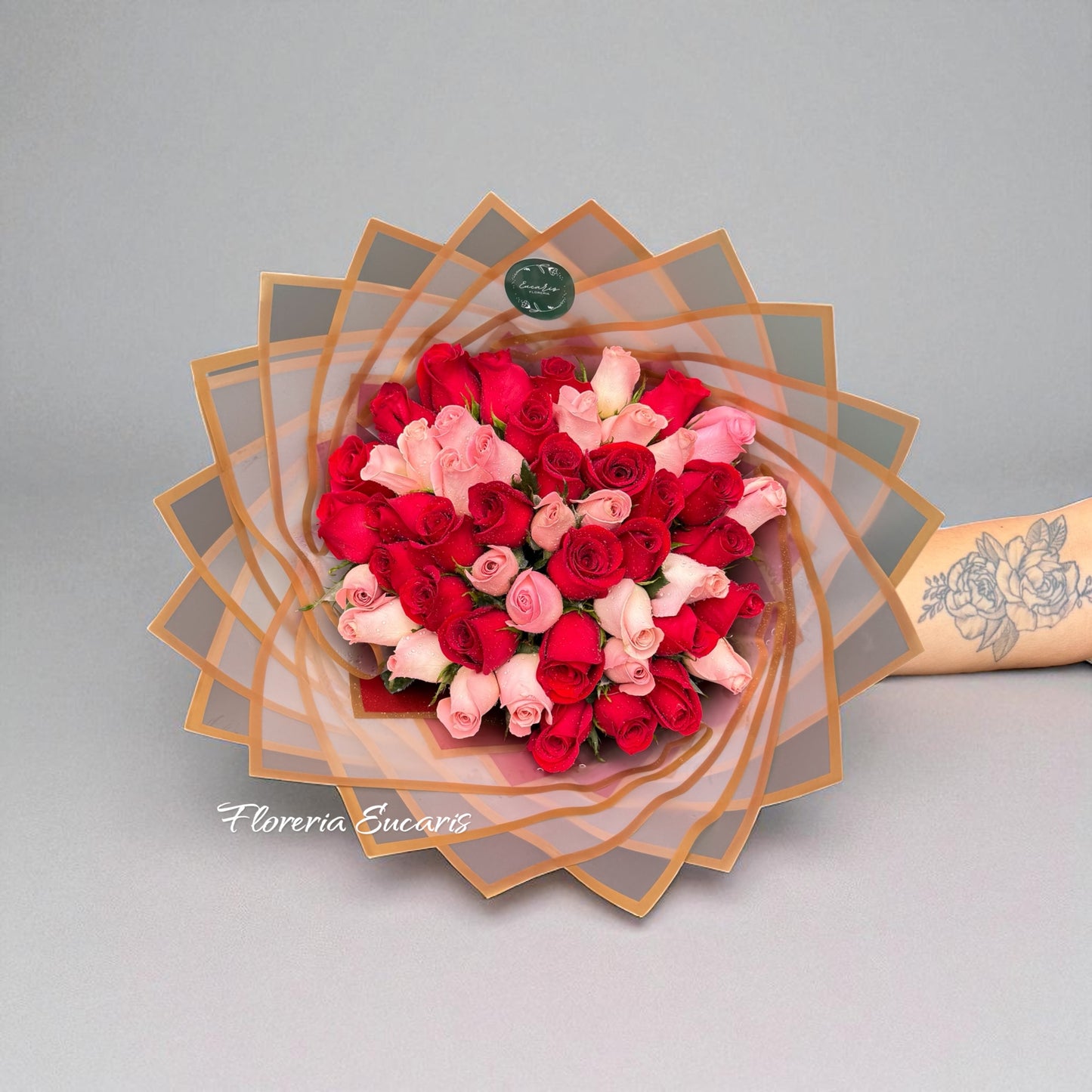RAMO 50 ROSAS “KENDAL”